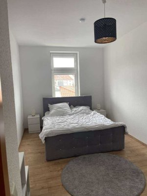 Charmante 2-Zimmer-Wohnung mit Balkon, EBK & Aufzug in zentraler Lage