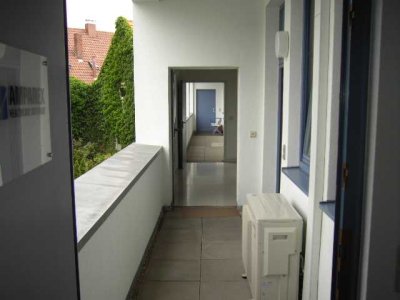 Leinfelden: In zentraler Lager ruhig mit Gallerie und Dach-Terrasse !