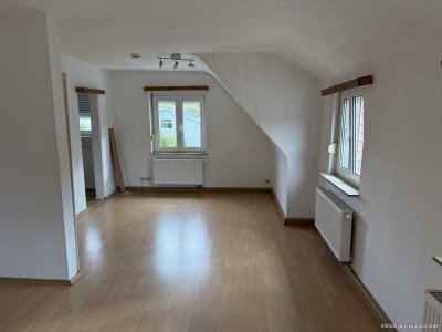 Helle und freundliche 1,5 Zimmer-Dachgeschosswohnung