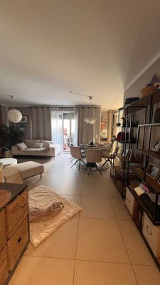 Modern. Hell. Ruhig. Stilvolle 4-Zimmerwohnung mit Wohlfühlcharakter im 1. OG