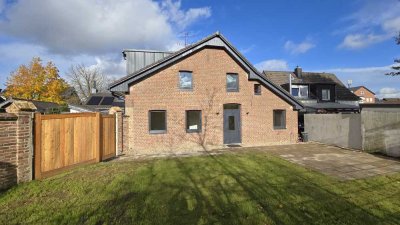 Einfamilienhaus mit süßem Garten und Terrasse in Südausrichtung, vollständig saniert, Erstbezug