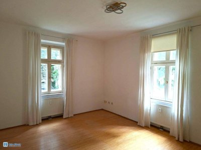 Historisches Ambiente– 1,5-Zimmer-Wohnung in Ceconi-Villa