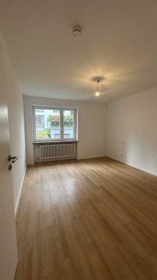 geräumige 3-Zi. Whg. inkl. Küche und Balkon im Grünen