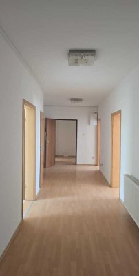 715 € - 130 m² - 3.5 Zi.