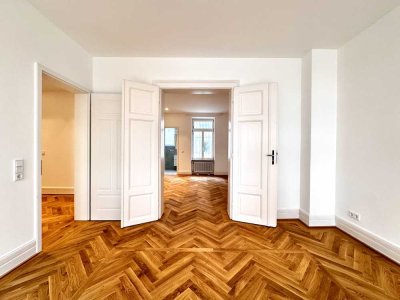 AMBIENT LIVING: Volltreffer! 4 Zi / Wohnküche / 2 Bäder & G-WC / Parkett wie im Chateau!