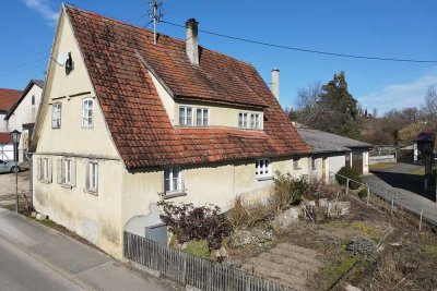 Charmantes Haus für Liebhaber traditioneller Bauten - hauchen Sie neues Leben ein