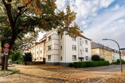 Kreuzviertel-Rarität: Exklusive Erdgeschosswohnung mit privatem Garten und 2 Stellplätzen