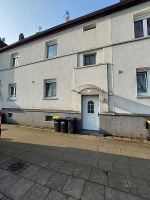 Schönes und vollst. renoviertes 4,5-Raum-Reihenhaus mit geh. Innenausstattung und EBK