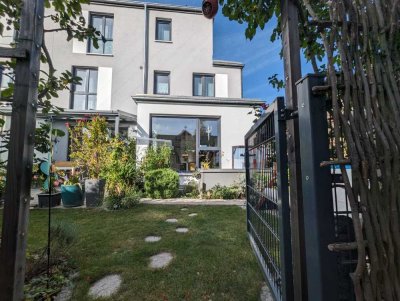 neuwertige DHH in Regensburg-Schwabelweis