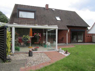 KRONSHAGEN EFH - ca. 100 m² Wfl./ca. 165 m² Nfl., gute Lage. Es besteht Anbaumöglichkeit gemäß BP 21