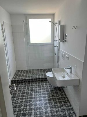 ***kernsanierte & schicke Dachgeschosswohnung in Bockum***