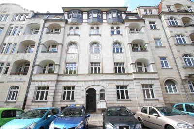 Johannstadt: Schöne 4 Raum-Whg mit Holzdielung, seitlicher Elbblick A31 4.OG re E9