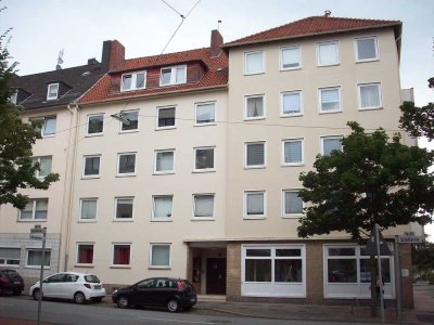 Gepflegte 4-Zimmer-Wohnung mit Balkon im 4. OG in Geestemünde