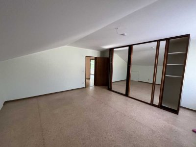 Modernisierte 3-Zimmer-Wohnung mit Balkon und Einbauküche in Ölbronn-Dürrn