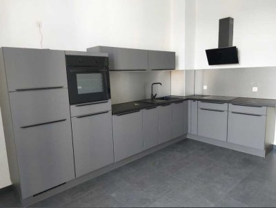 Große neu Sanierte 2-Zimmer-Wohnung mit Einbauküche