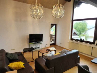 Schöne 3-Zimmer-DG-Wohnung mit Balkon und Aussicht in Aalen-Ebnat