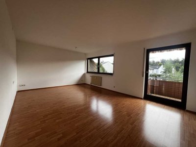 Geschmackvolle 3-Raum-Wohnung mit Balkon und EBK