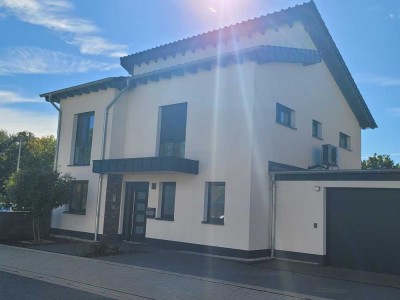 Autarke Villa mit luxuriöser Ausstattung - Smart Home im Grünen!