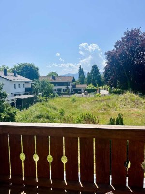 Stilvolle 2-Raum-Wohnung mit gehobener Innenausstattung mit Balkon und Einbauküche in Bad Aibling