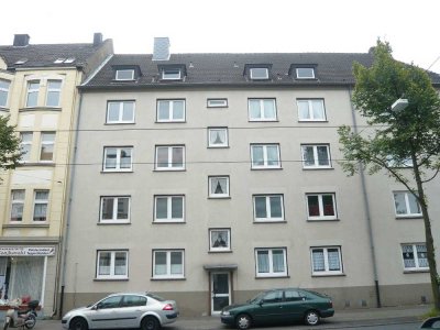 Weitmar: gepflegte gut geschnittene 2,5 - Zimmerwohnung mit Wohnküche!