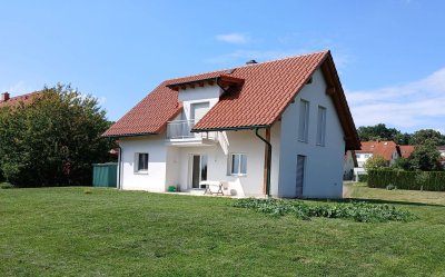 Vulkanland: Neubau in Ruhelage mit schöner Aussicht - Kaufoption