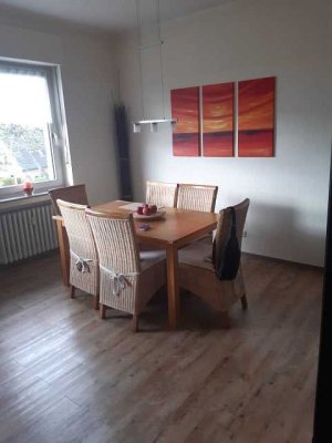 Charmante, gemütliche 3 Zi-1.OG-Wohnung in Landhausvilla, große Wohnküche, gr. Balkon