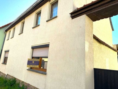 RESERVIERT - Sanierungswürdiges Anwesen - 3-Seiten-Hof