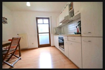 Freundliche 2-Zimmer-Wohnung mit EBK und Balkon in Innstraße, Passau
