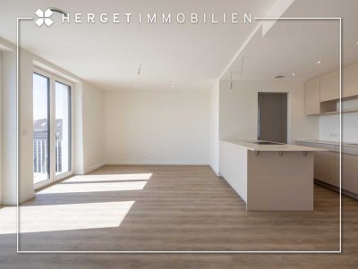 ***Erstbezug: Großzügige 4,5-Zimmer-Wohnung mit Traumküche & Balkon***