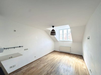 Helle Dachgeschosswohnung (Lift vorhanden!) mit perfektem Grundriss – Altbau trifft Komfort