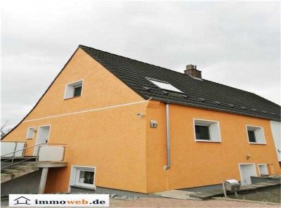 Zweifamilienhaus in ruhiger Lage mit Kamin, Fußbodenheizung & Garten