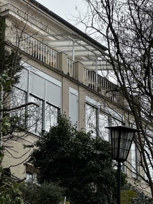 Exklusive Mietwohnung in kernsanierter Jugendstilvilla mit Neckarblick und großer Terrasse
