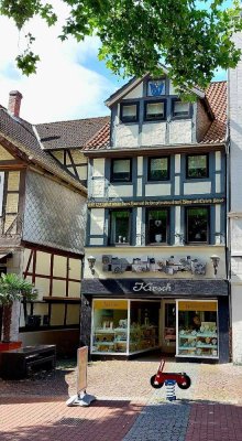 Wohn- und Geschäftshaus mit Garage