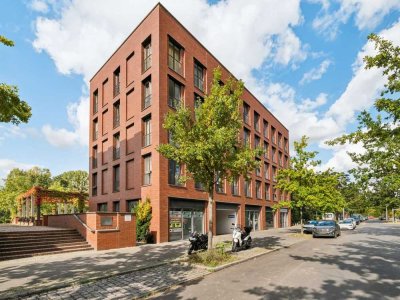 Perfekt geschnittene 2-Zimmer-Wohnung mit Wasserblick und Tiefgaragenstellplatz in Berlin-Spandau