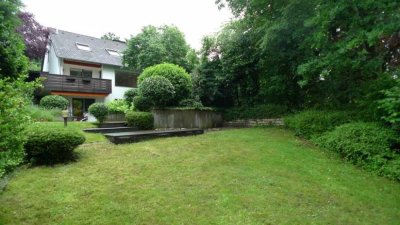 Doppelhaushälfte in grüner Umgebung mit großem Garten in Rückersdorf