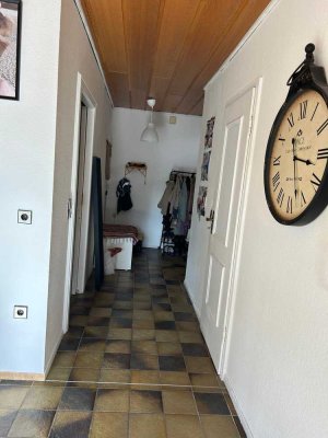 Schöne 2,5-Raum-Dachgeschosswohnung mit EBK und Terrasse in Bad Herrenalb-Rotensol