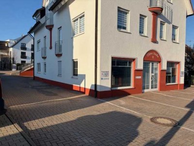 Erstbezug nach Sanierung: 2-Zi.-Wohnung mit Garage in Burgau