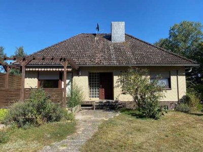 Einfamilienhaus im Stil eines Walmdachbungalow in schöner Wohnlage