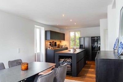 Luxuriöse Penthouse-Maisonette mit großer Dachterrasse, ruhig gelegen, im beliebten Groß Flottbek