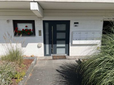 Traumhafte 3 Zi-ETW mit S-Balkon, EBK, Fußbodenhzg., 2 Bäder & Garage in Unterfeldhaus