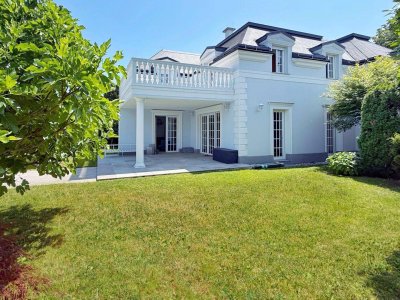 Leben wie im Resort: Villa in Fontana mit 6 Zimmern, Garten, Balkon & exklusivem Flair