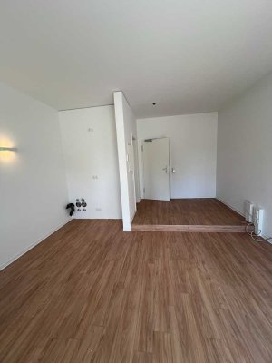 Schöne 1 Zimmer-Studentenwohnung neben dem Rhein-Center![VAC-17363]