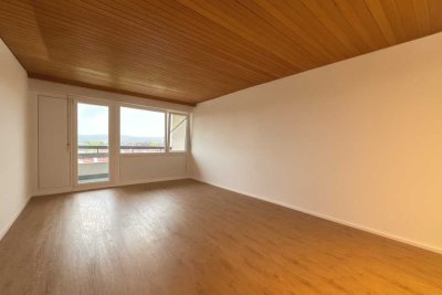 Frisch renovierte 3-Zimmer-Stadtwohnung mit Balkon, Aufzug & neuer Einbauküche