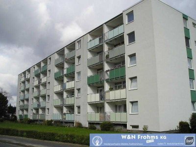 1-Zimmer-Komfortwohnung mit Einbauküche, Wannenbad, Abstellraum, Balkon sucht ruhigen Mieter