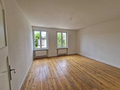 Tolle Altbauwohnung mit Dielen, EBK, Balkon