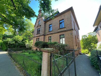 Wunderschöne 5-Zimmer-Wohnung mit originalen Holzelementen & Balkon, sowie Gartennutzung