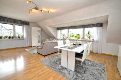 Gepflegte 3-Zimmer-Wohnung mit Einbauküche, Garage + Stellplatz in zentraler, aber ruhiger Lage