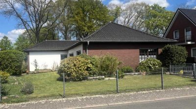 Schöner Winkelbungalow in Siedlungslage