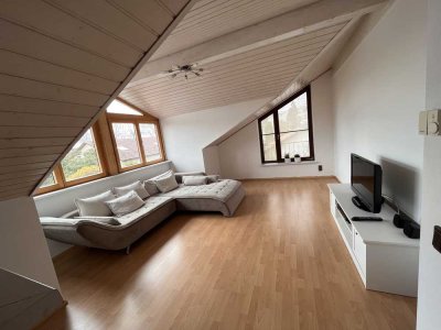 Charmante 2,5-Zimmer-Dachgeschosswohnung mit Loggia in 88250 Weingarten – voll möbliert