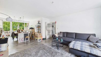 Wohnen mit Blick ins Grüne: 3,5 Zimmer - Loggia - großes Wohnzimmer - Altbaucharme
